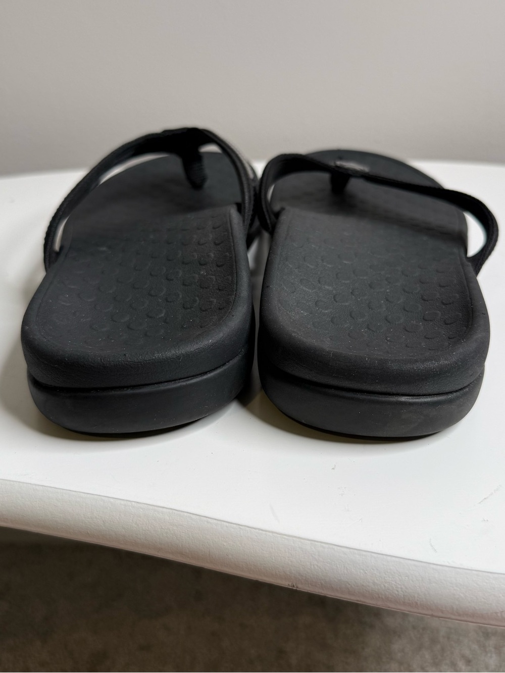 Vionic Black Textured Strap Flip Flops - Picture 3 of 6